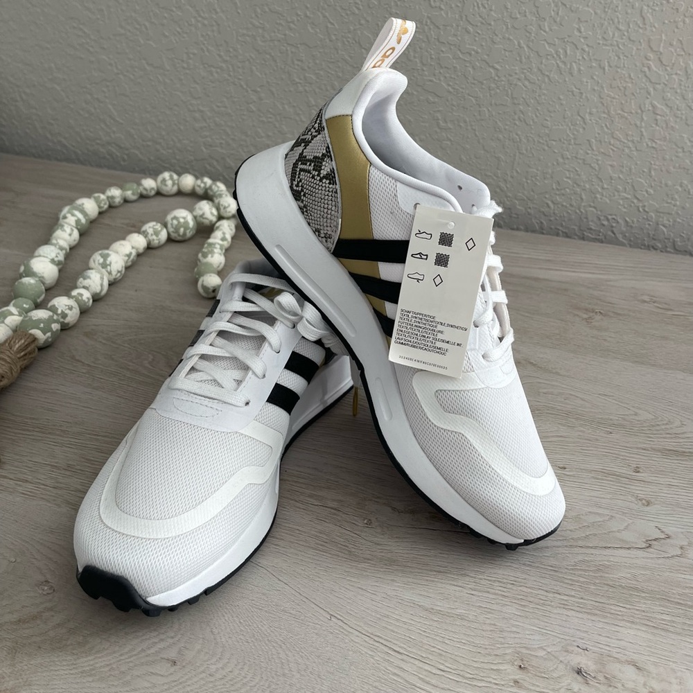 ADIDAS SNEAKERS